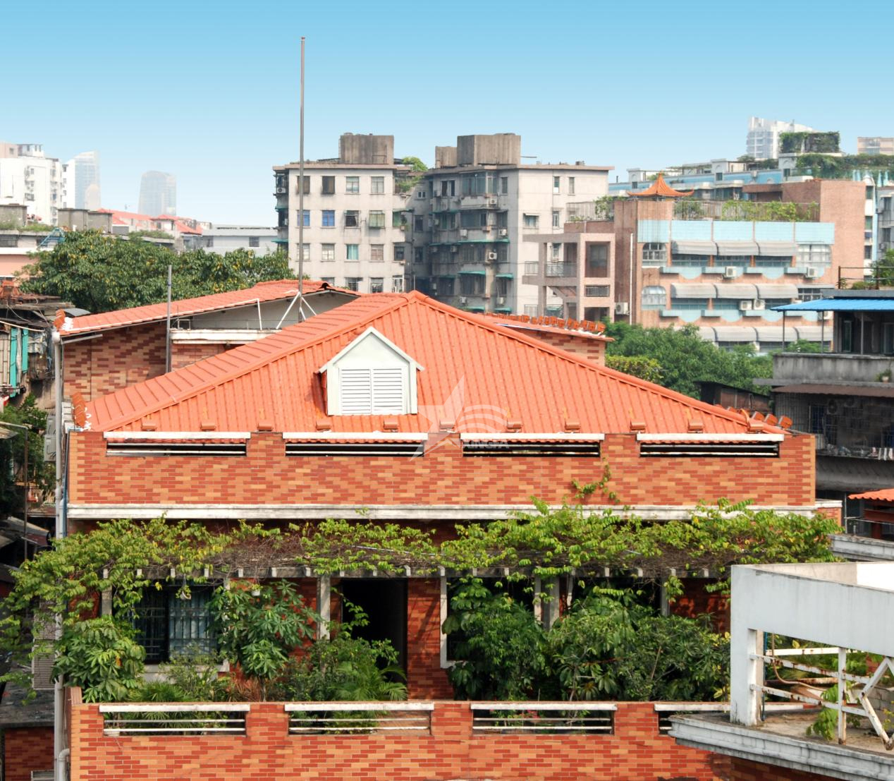新農村建房：琉璃瓦與合成樹(shù)脂瓦對比，何者更適合？